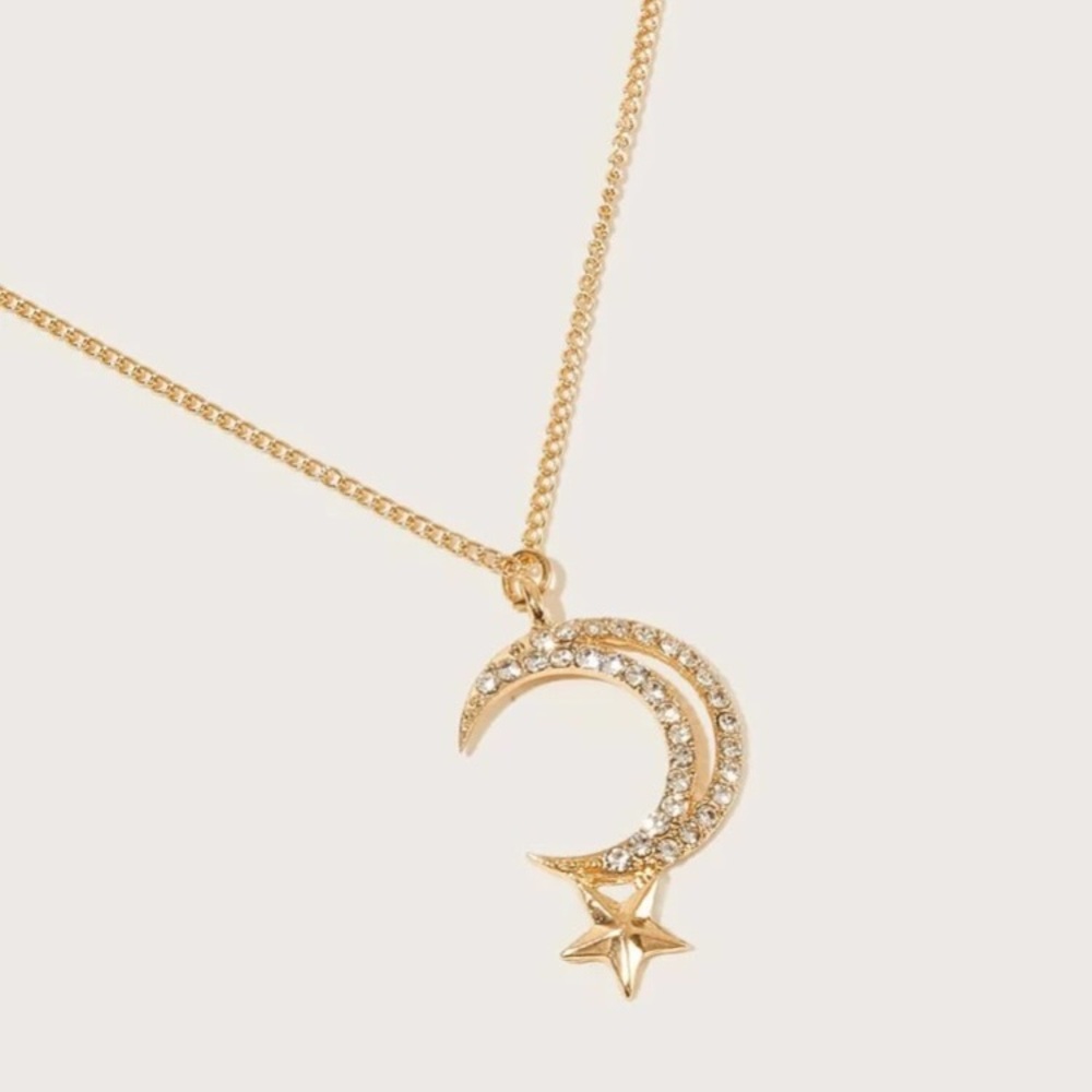 🌙 Crescent Moon and star necklace ⭐️ - Picture 2 of 3